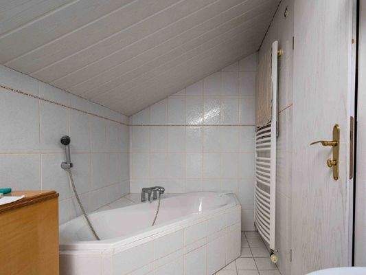 DG Bad mit Wanne Dusche