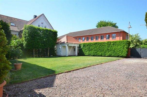 Garten hinter dem Haus 