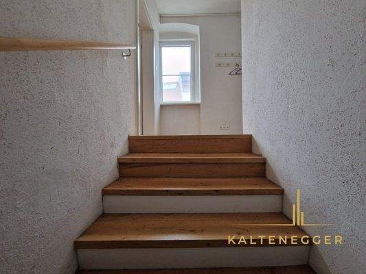 Treppen vom EG in das 1. OG