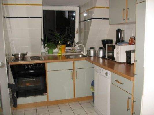 3. vollmöblierte Küche.jpg