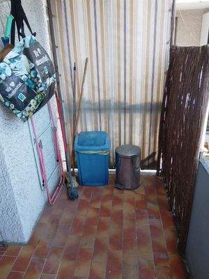  Ansicht auf den Balkon , linker Hand