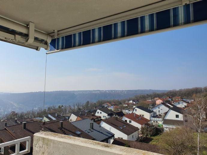 Geräumige 4,5-Zimmer mit Balkon und Aussichtslage in Künzelsau-Garnberg