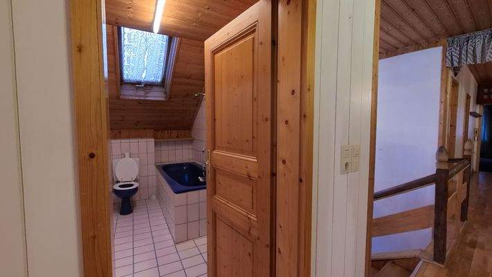 2. OG Tageslichtbad mit Wanne