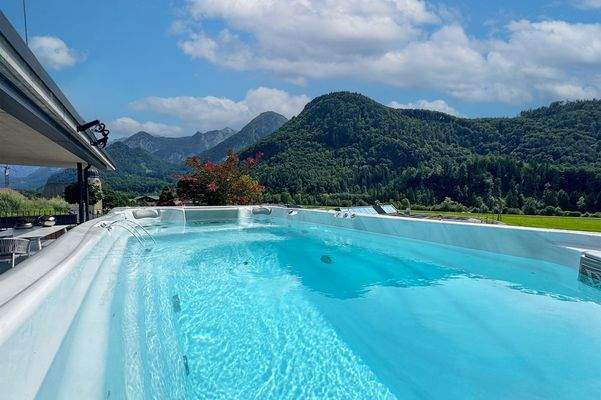 ... mit Swim-Spa samt Gegenstromanlage