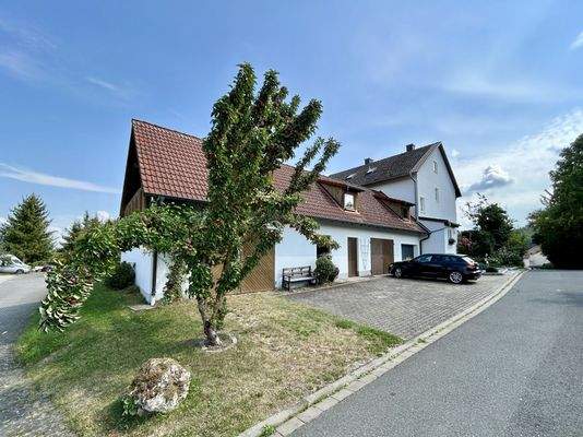 Scheune- Garagen- Hausansicht