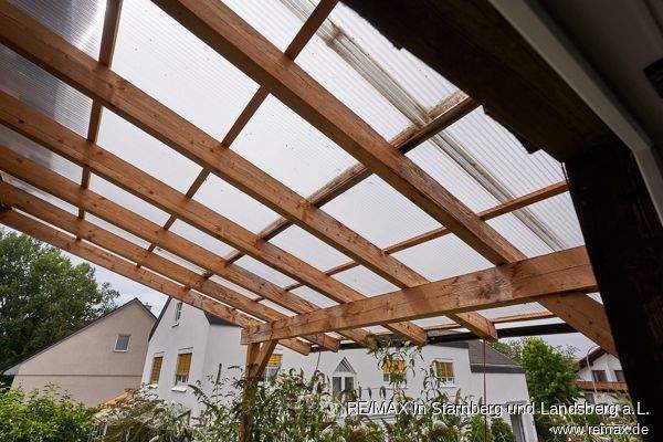 Weitere Terrasse, ebenfalls überdacht