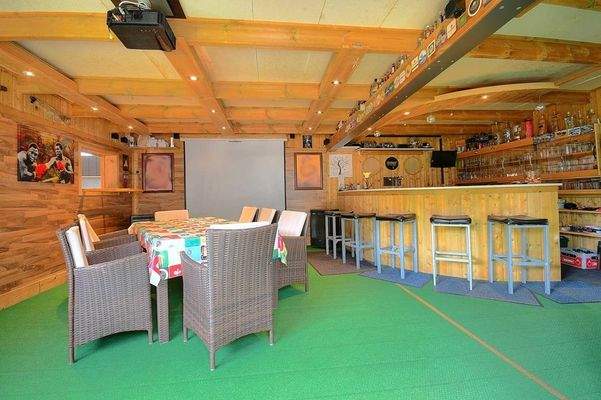 EFH-Schönberg-Partyraum-1