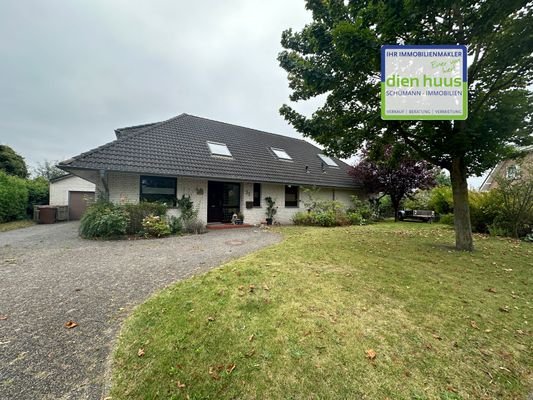 Einfamilienhaus mit Pool und Weitblick