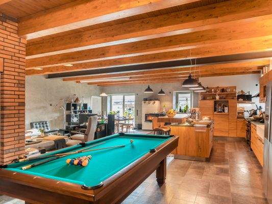 Weitere Ansicht des gesamten Wohn- und Essbereichs