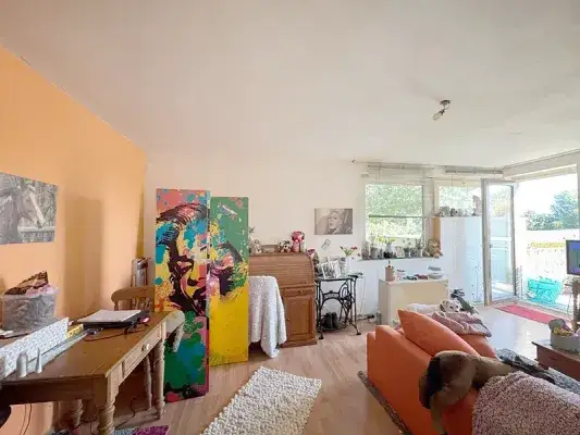 Wohn- und Schlafbereich mit Zugang zur Terrasse