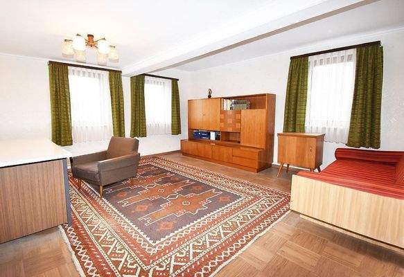 Lichtvoller Wohnbereich des Elterntrakts