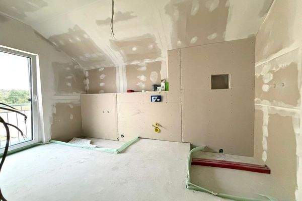 1.OG Bad mit Dusche und Badewanne