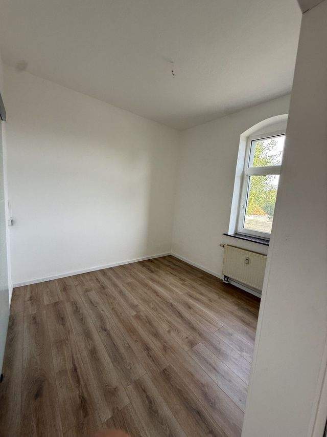 Renovierte helle 3 Raum Wohnung ab sofort zu vermieten - Foto 1