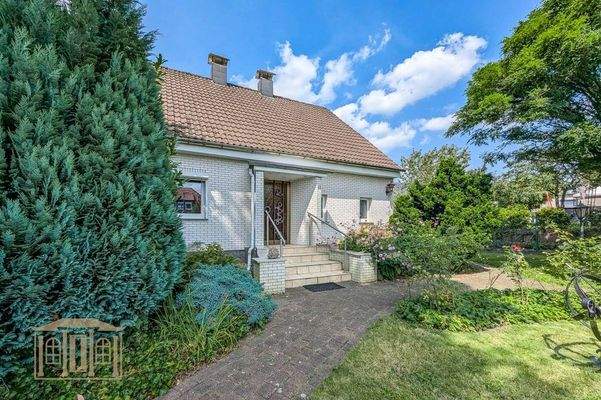 Außenansicht mit Eingang