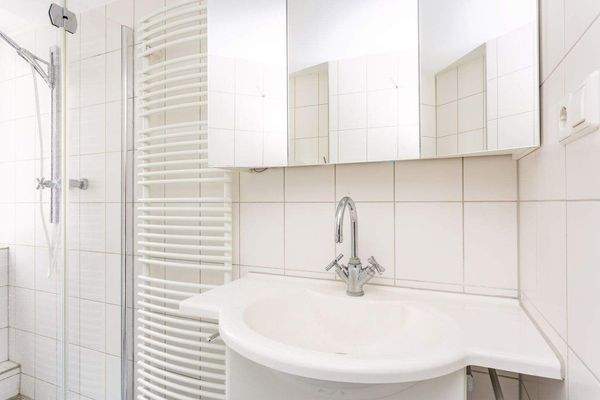 Bad mit Fenster (Bad 2 von 2)