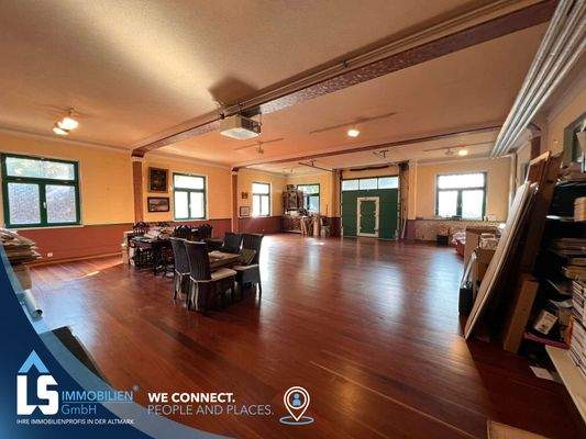 Einheit 1 Halle/Galerie