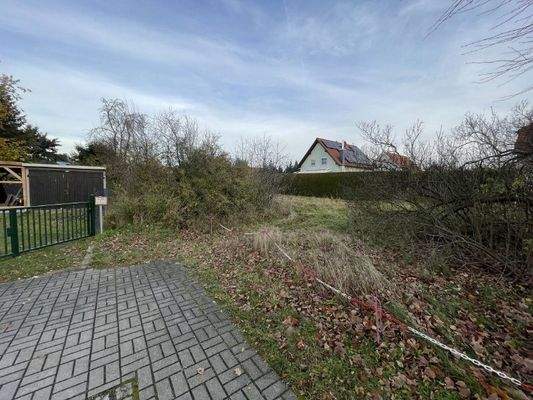 Zufahrt ins Grundstück