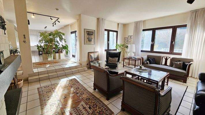 Wohnen mit Blick zum Essbereich