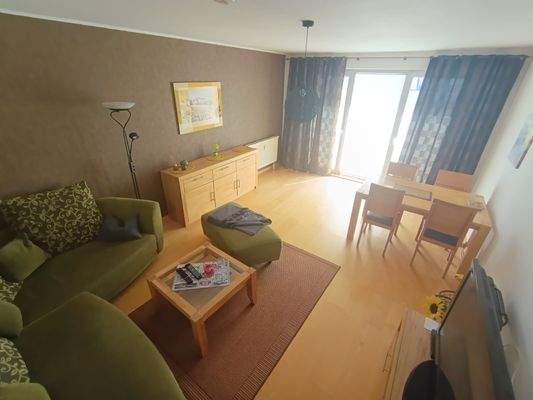 Zimmer mit Zugang zum Balkon