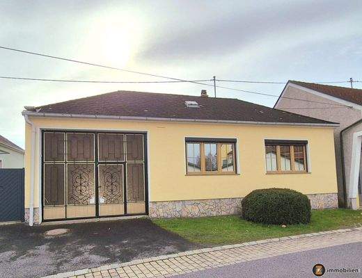 Hausansicht von der Straße