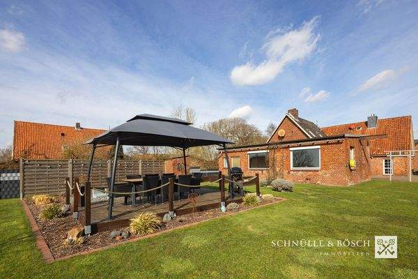 Die Terrasse lädt zu gemeinsamen Stunden mit Familie und Freunden ein