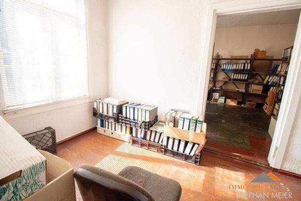 Linker Eingang - Wohnung EG Archiv