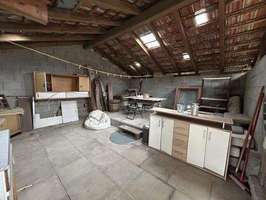 Lagerfläche hinter dem Carport