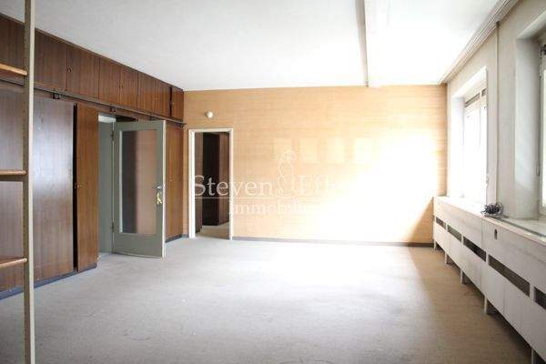 Büro im Erdgeschoss