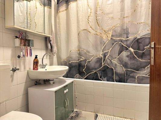 innenliegendes Bad mit Badewanne