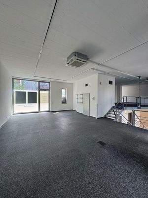 Büroraum Eingang Straße