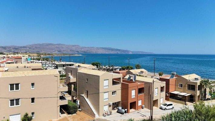 Kreta, Maleme: Villa am Meer zu verkaufen - Teil einer Anlage