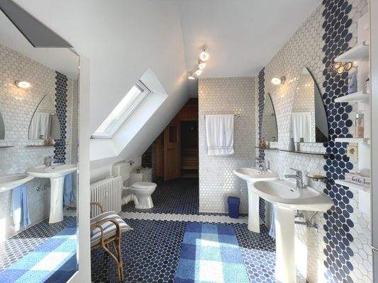 Badezimmer mit Sauna