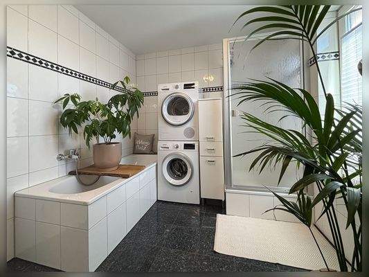 Bad mit Waschmaschinenanschluss