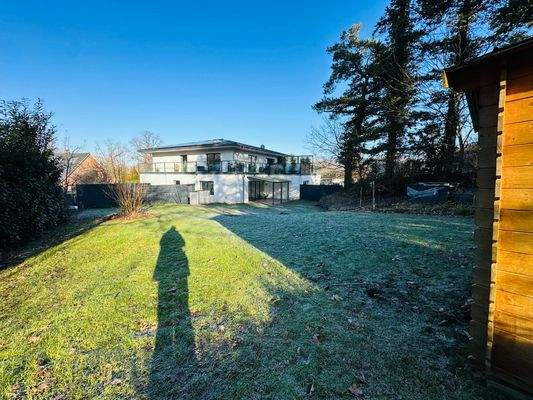 Großer Gartenbereich