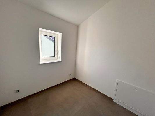 Büro- oder begehbarer Kleiderschrank OG