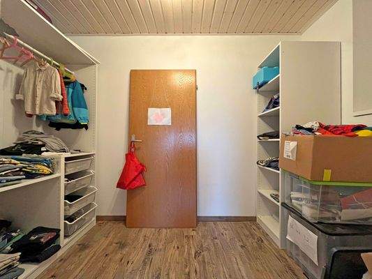 Ankleide im Kinderzimmer