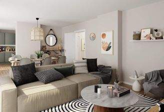 Lichtdurchfluteter Wohnbereich dank bodentiefer Fenster