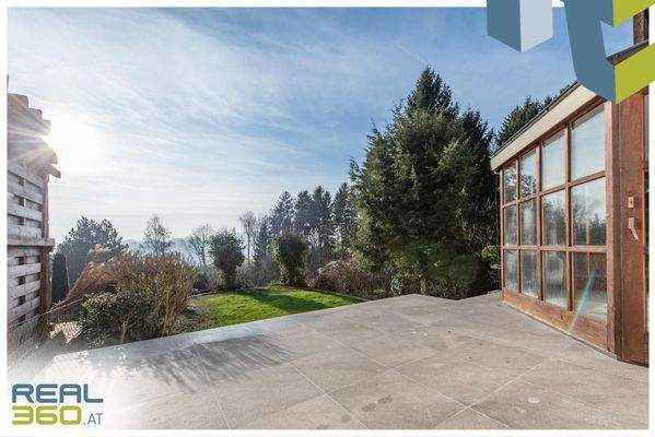 Terrasse vor Wintergarten