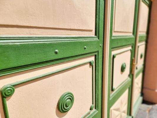 Historische Details am Tor