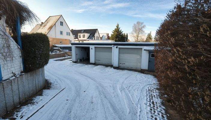 Garagen und Stellplätze