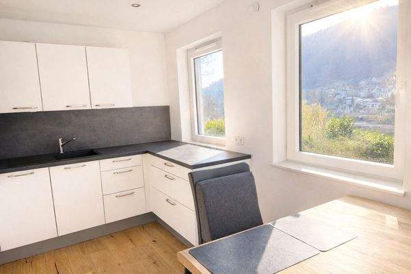 Helle Küche  Gartengeschoss