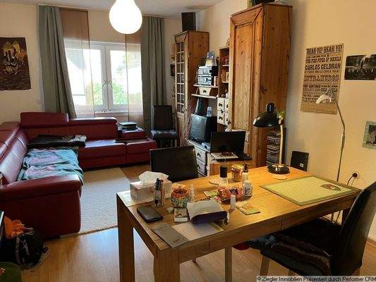 20 - 1 OG - Links - Wohnzimmer Ansicht a