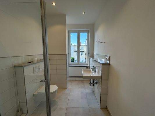 Hochwertig saniertes Badezimmer