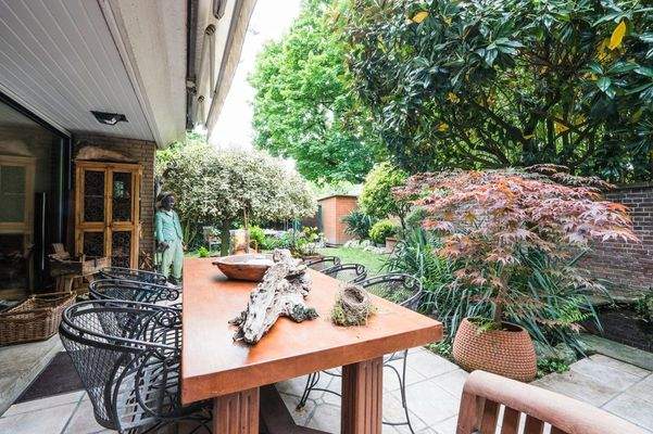 Terrasse mit Gartenblick