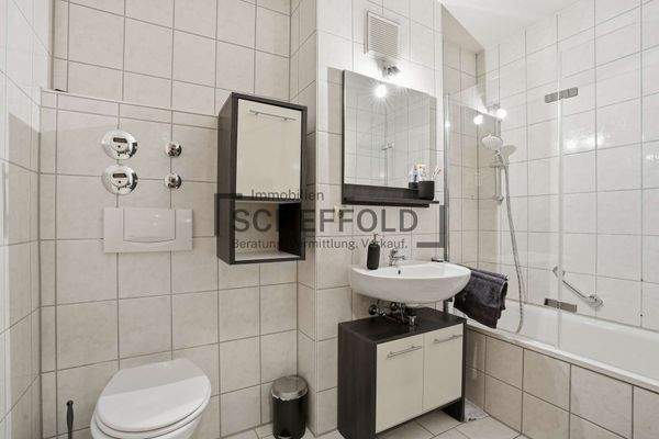 Gepflegtes Badezimmer