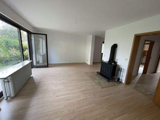 EG Wohnzimmer -offnerKamin (1)