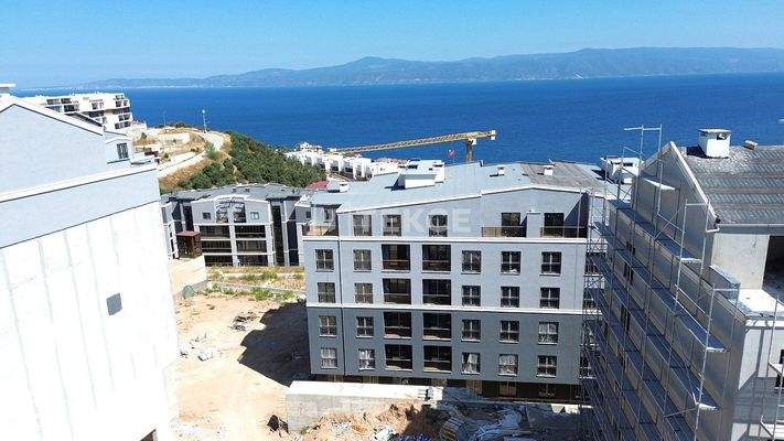 Luxury Apartments in a Complex Near the Beach in Bursa Mudanya