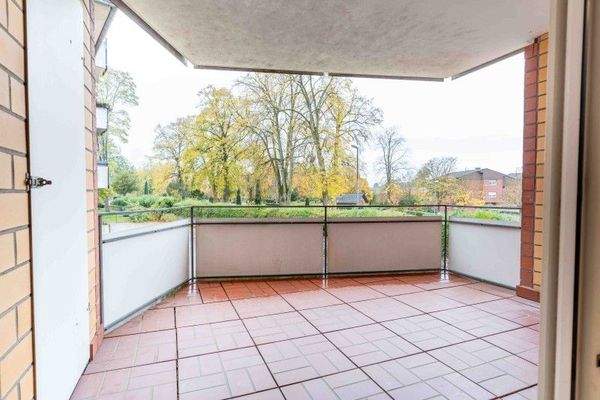 überdachter Sonnenbalkon