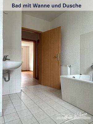 Bad mit Wanne und Dusche