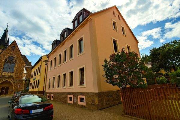 Ansicht Haus & Umfeld (Digital bearbeitetes Foto)